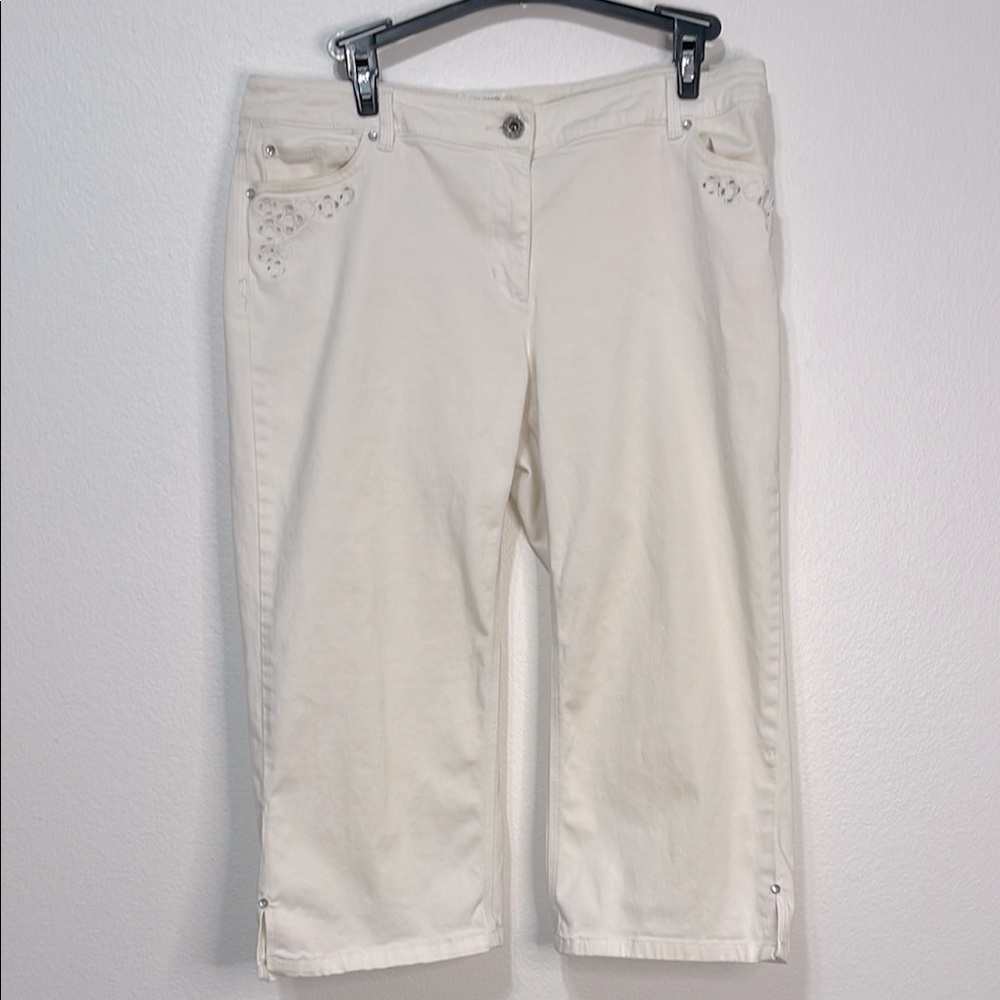 White House Black Market Off White Capris Mid-Rise Size 10 Waist 17” GUC
